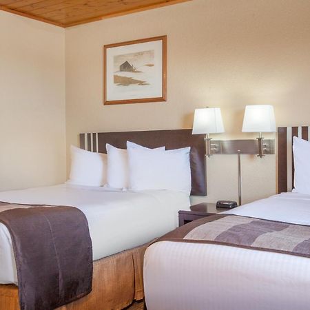 Econo Lodge Inn & Suites Medicine Hat Exteriör bild