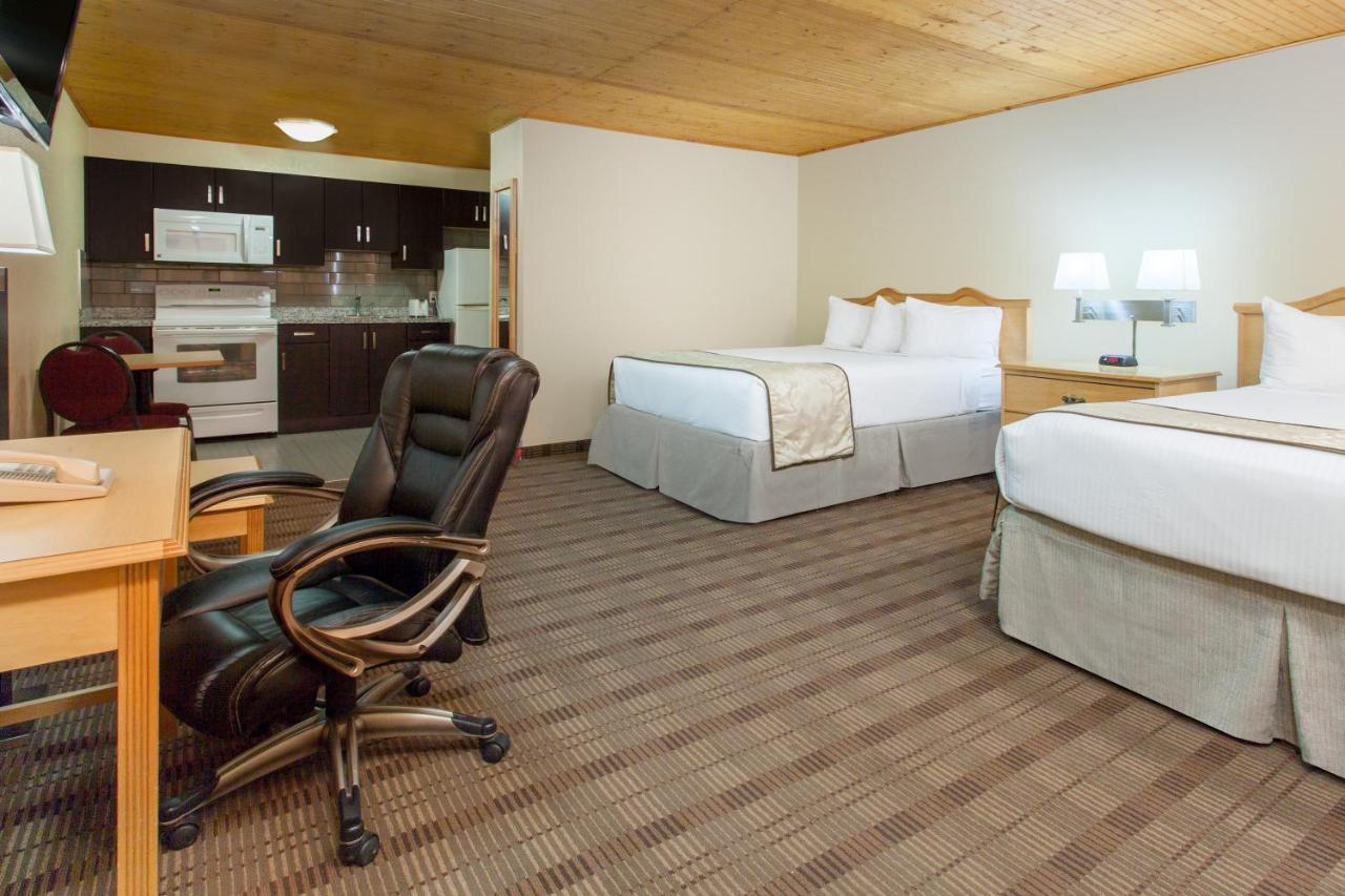 Econo Lodge Inn & Suites Medicine Hat Exteriör bild