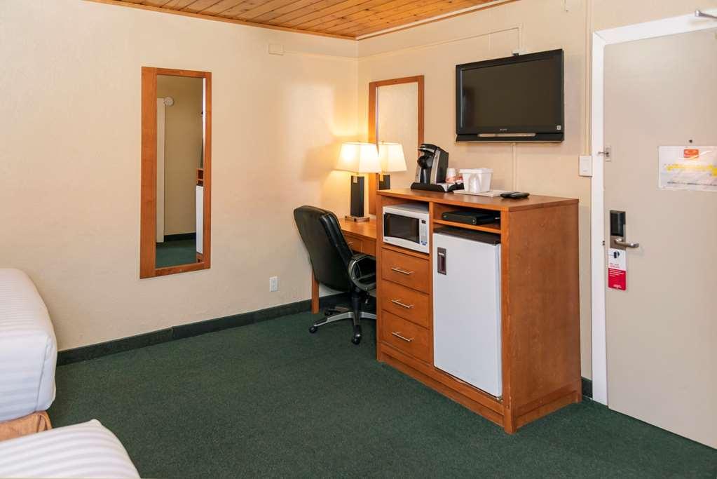 Econo Lodge Inn & Suites Medicine Hat Rum bild