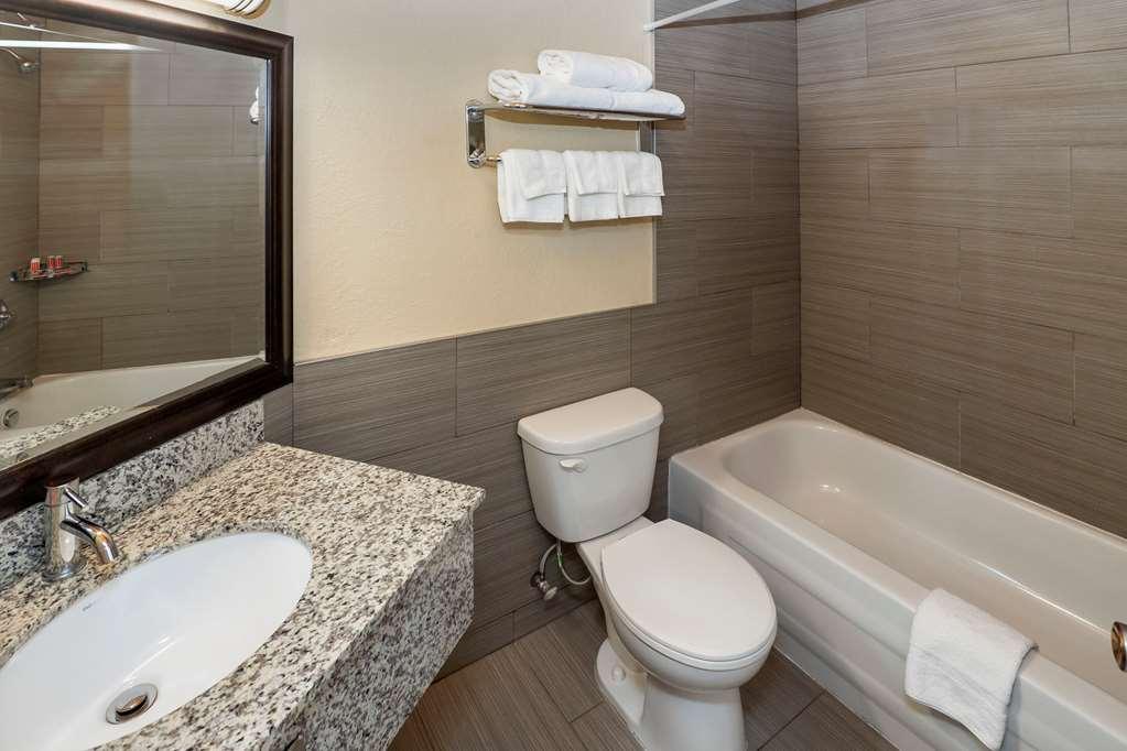Econo Lodge Inn & Suites Medicine Hat Exteriör bild
