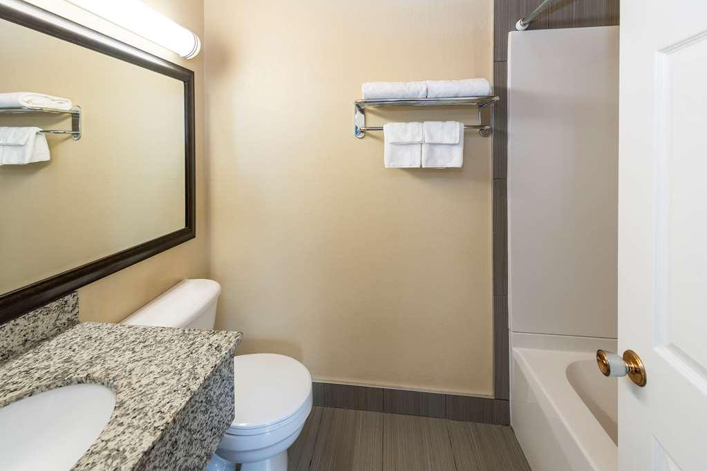Econo Lodge Inn & Suites Medicine Hat Exteriör bild