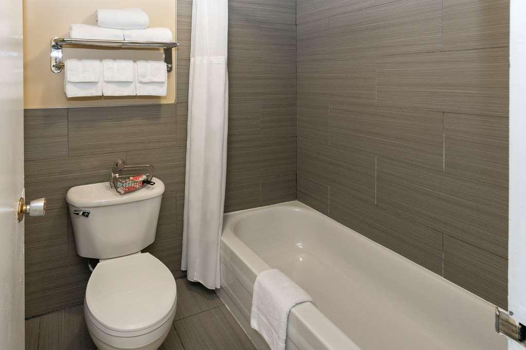 Econo Lodge Inn & Suites Medicine Hat Exteriör bild