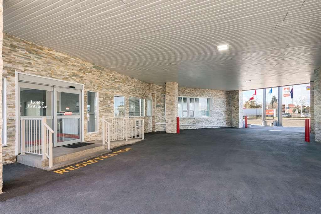 Econo Lodge Inn & Suites Medicine Hat Exteriör bild